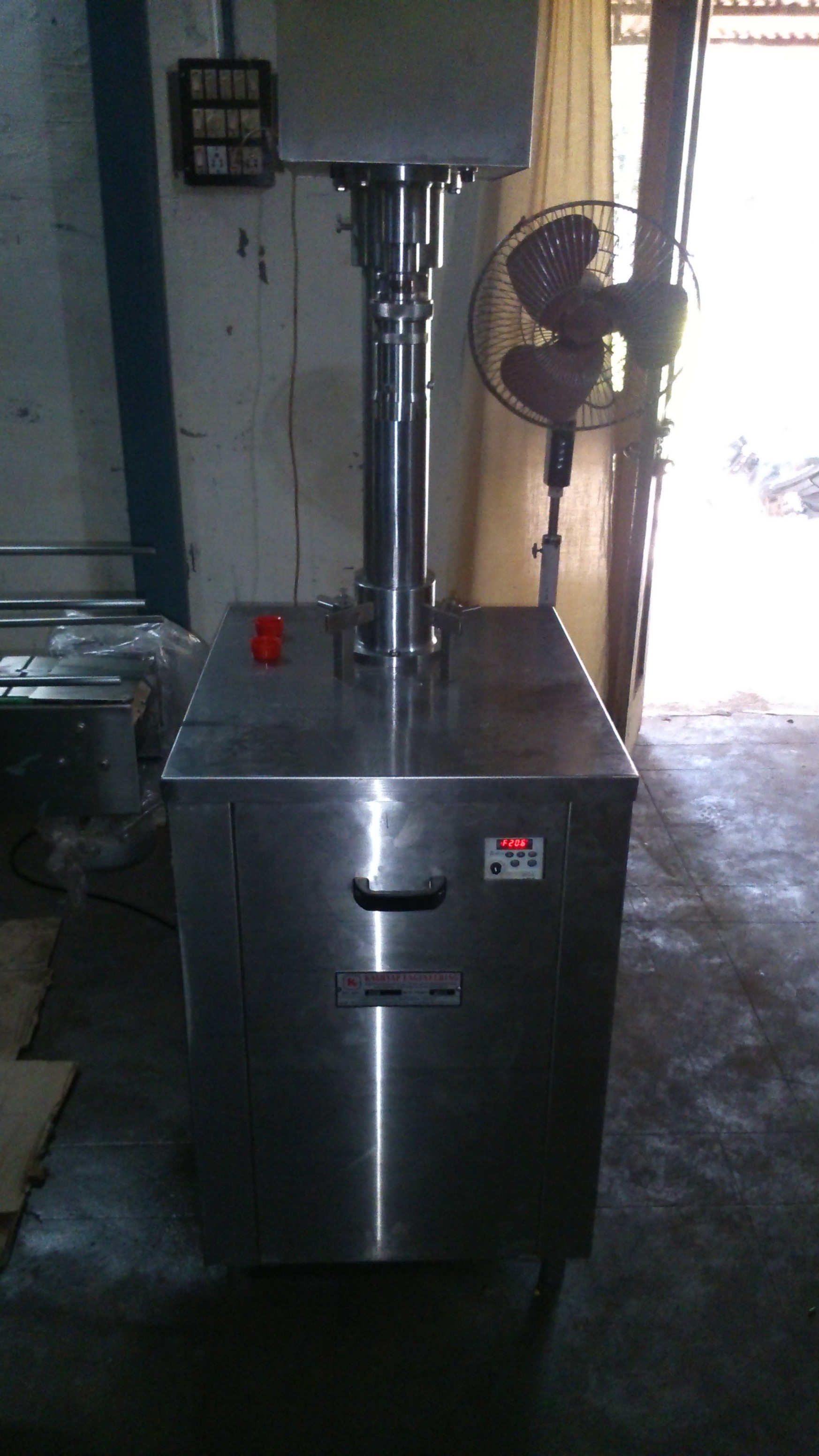 Semi-Automatic Ropp Capping Machine